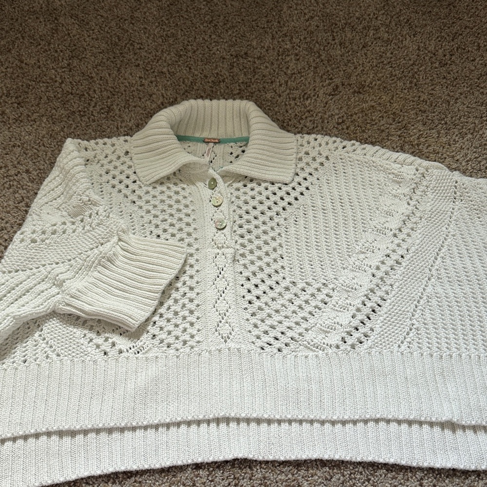 Free People winter white crop flowy sweater